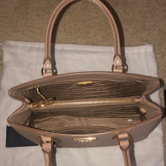 Prada Galleria Medium Saffiano Lux in Cammeo - Picture 6 of 10